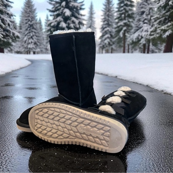 UGG Koolabura Tall Victoria Black Suede Winter Boots with Sherpa Lining. - Picture 9 of 11